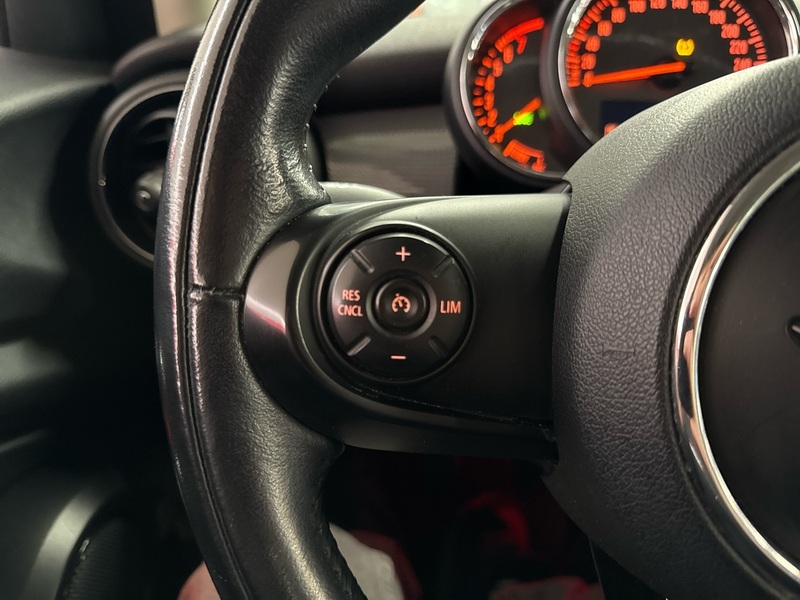 Mini Hatchback vaihtoauto