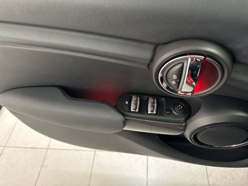 Mini Hatchback vaihtoauto