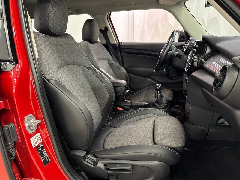 Mini Hatchback vaihtoauto