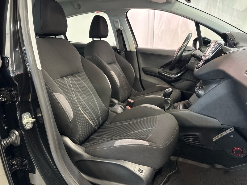 Peugeot 208 vaihtoauto