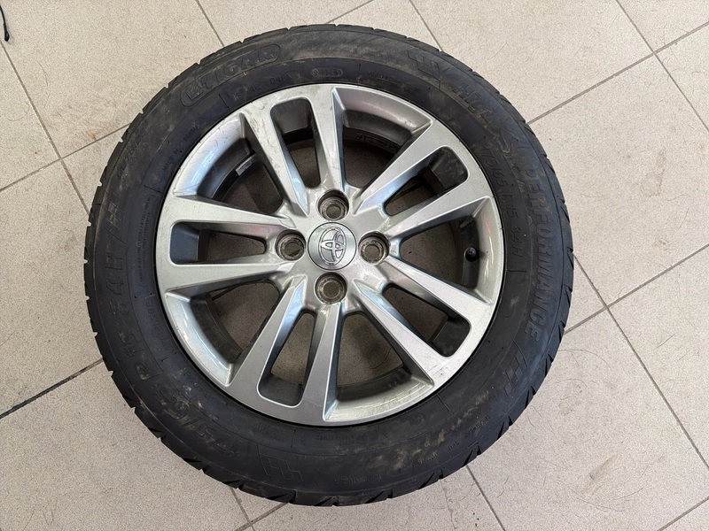 Toyota Yaris vaihtoauto