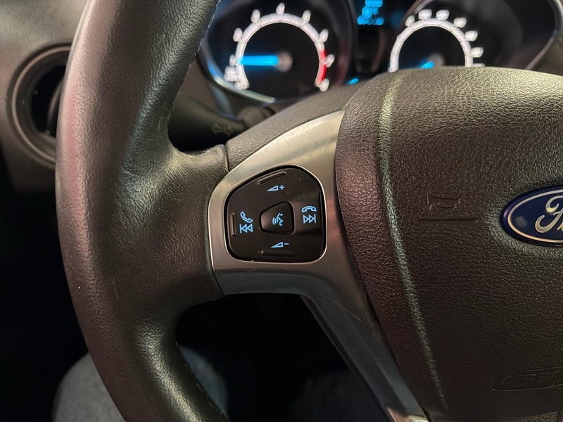 Ford Tourneo Courier vaihtoauto