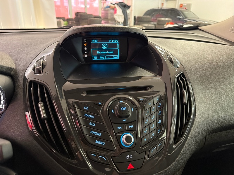 Ford Tourneo Courier vaihtoauto