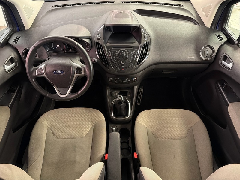 Ford Tourneo Courier vaihtoauto