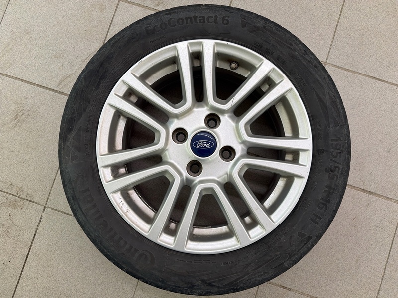 Ford Tourneo Courier vaihtoauto