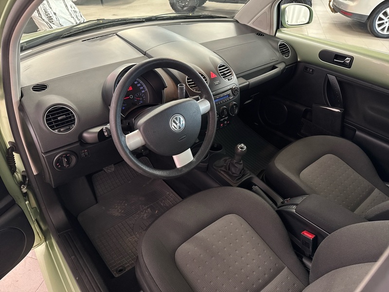 Volkswagen New Beetle vaihtoauto