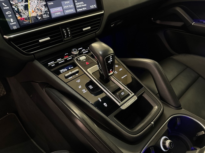 Porsche Cayenne vaihtoauto