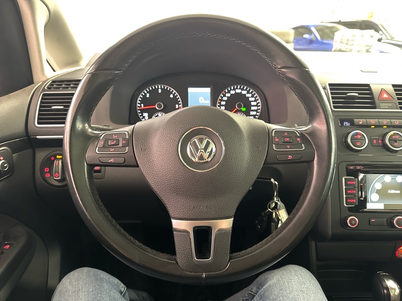 Volkswagen Touran vaihtoauto