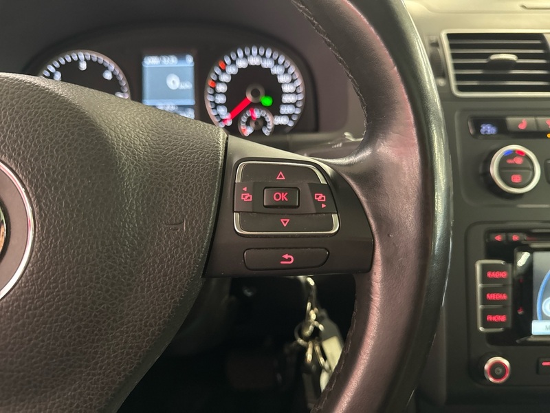 Volkswagen Touran vaihtoauto