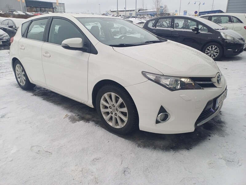 Toyota Auris vaihtoauto