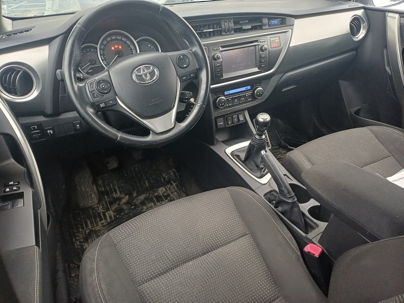 Toyota Auris vaihtoauto