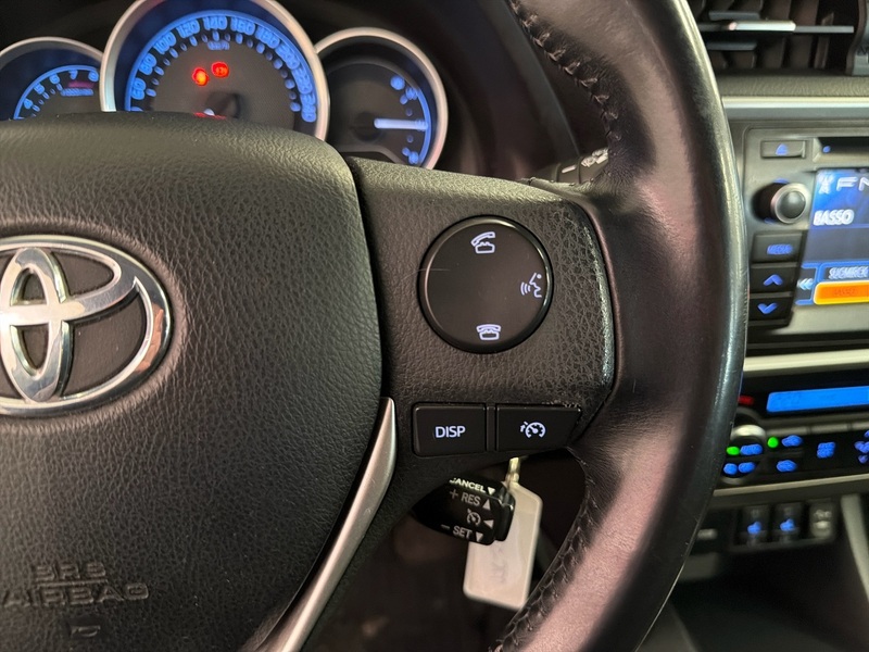 Toyota Auris vaihtoauto