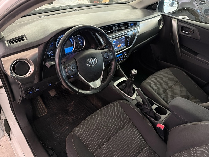 Toyota Auris vaihtoauto