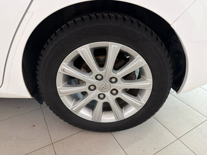 Toyota Auris vaihtoauto