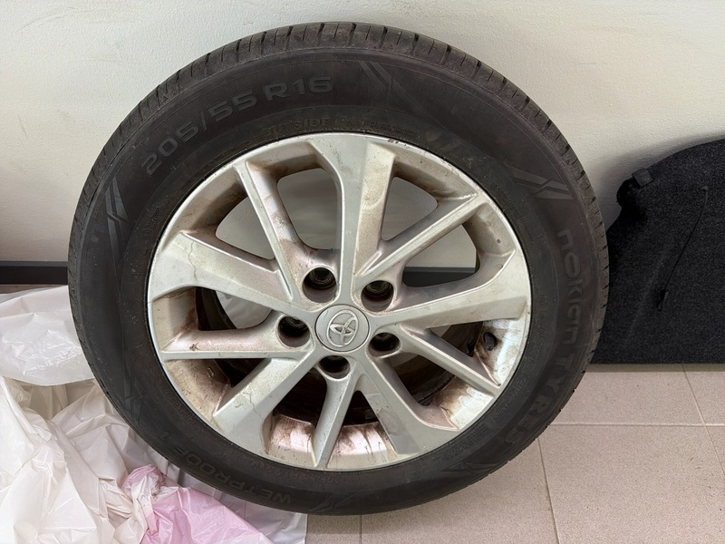 Toyota Auris vaihtoauto