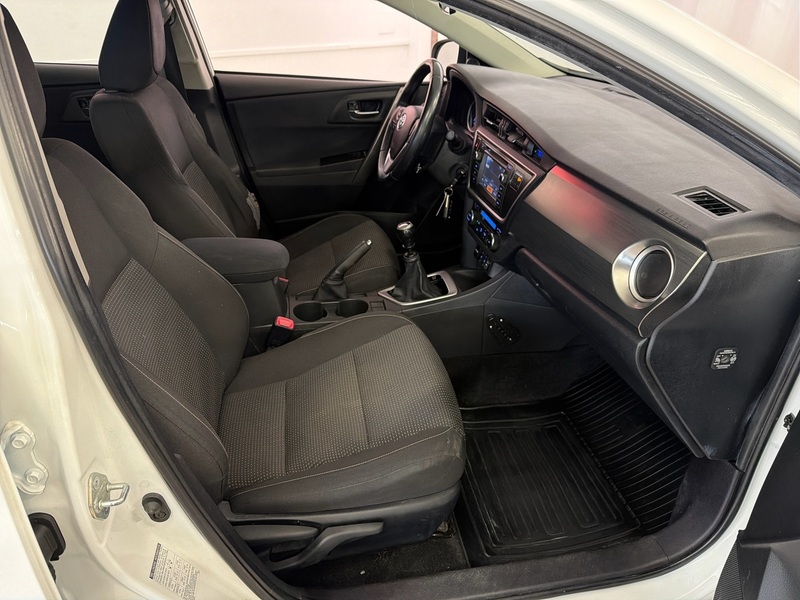 Toyota Auris vaihtoauto