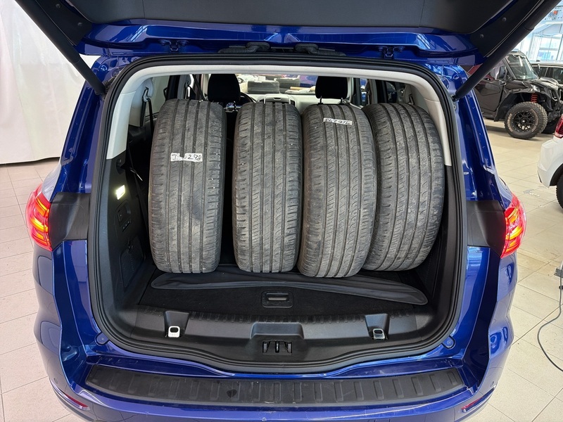 Ford S-MAX vaihtoauto