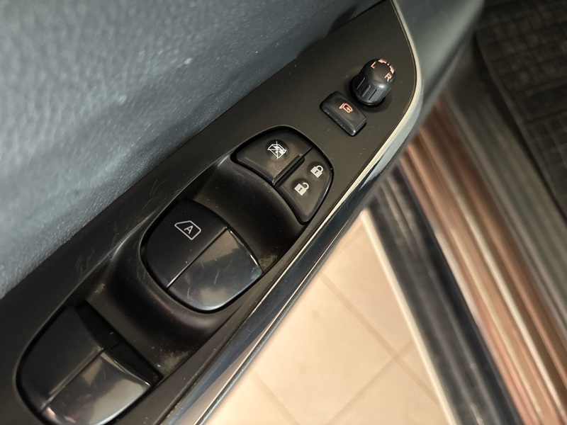 Nissan Navara vaihtoauto