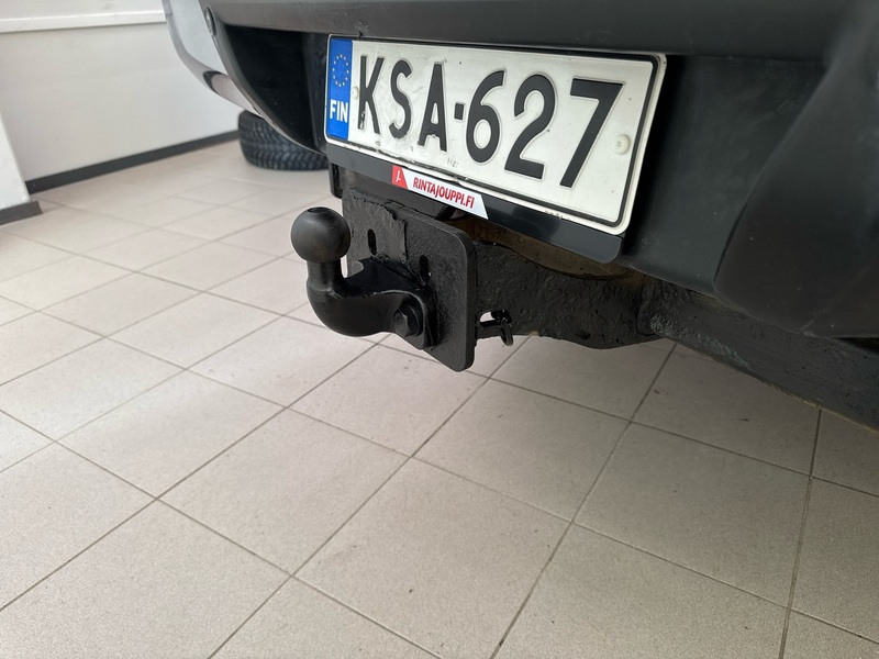 Nissan Navara vaihtoauto