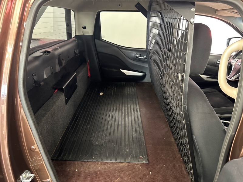 Nissan Navara vaihtoauto