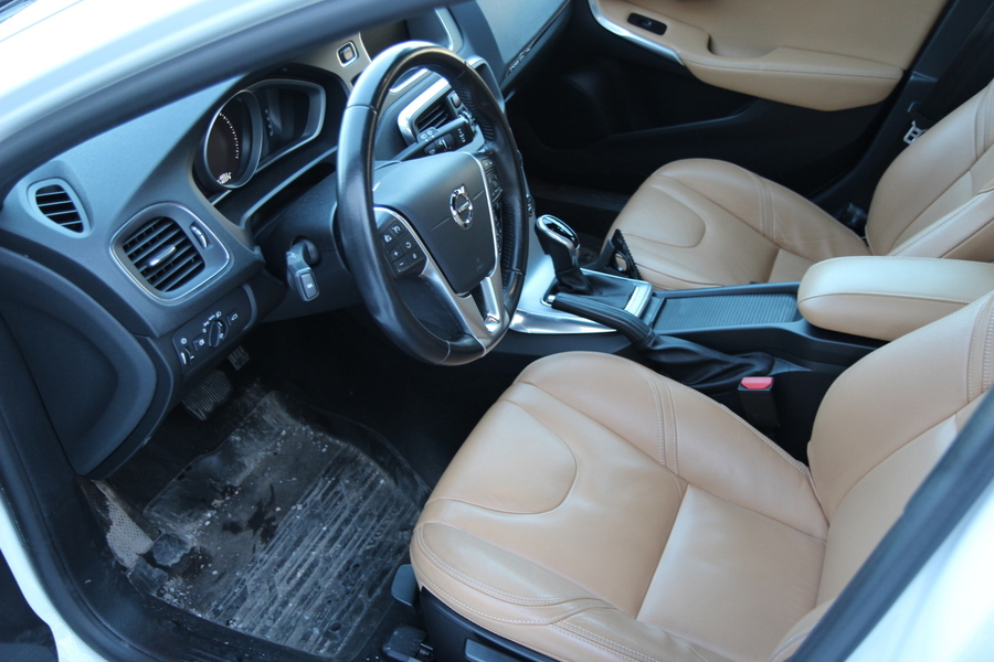 Volvo V40 Cross Country vaihtoauto