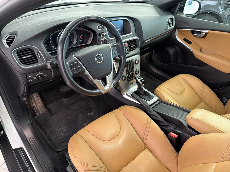 Volvo V40 Cross Country vaihtoauto