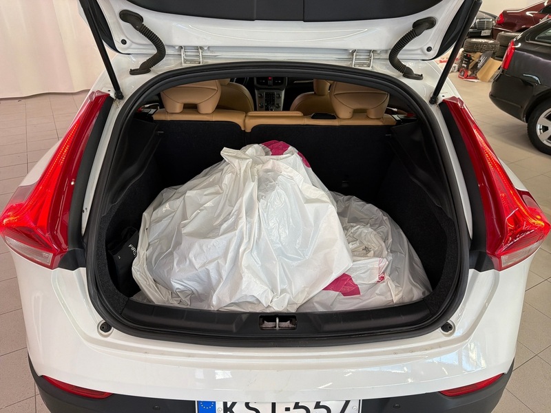 Volvo V40 Cross Country vaihtoauto