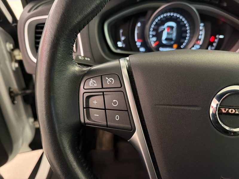 Volvo V40 Cross Country vaihtoauto