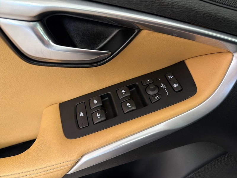 Volvo V40 Cross Country vaihtoauto