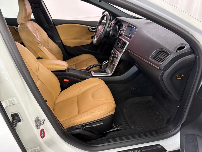 Volvo V40 Cross Country vaihtoauto