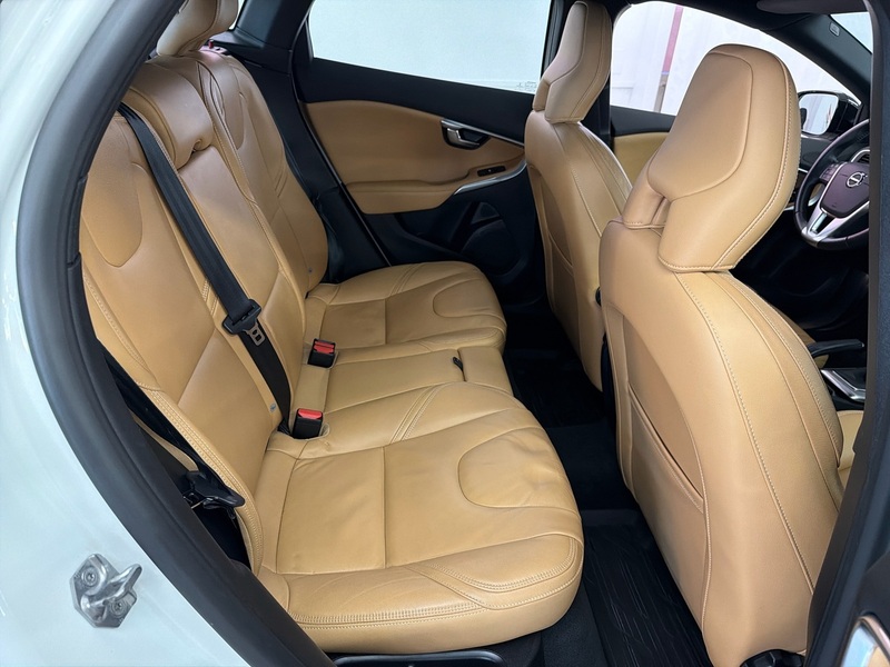 Volvo V40 Cross Country vaihtoauto