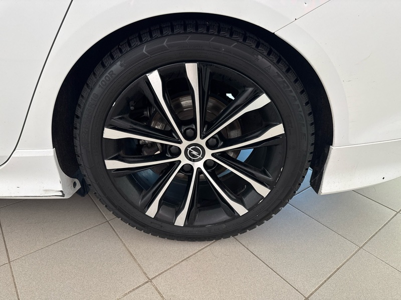 Opel Insignia vaihtoauto