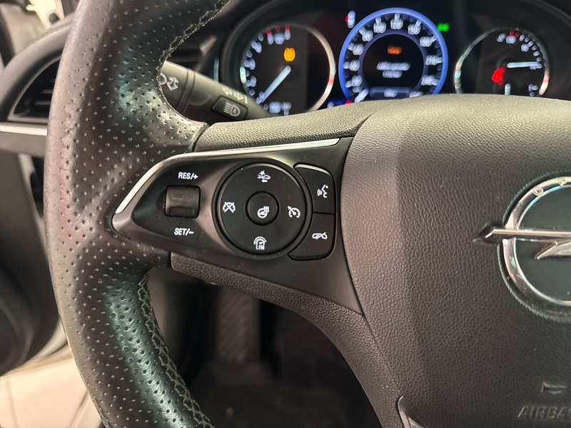 Opel Insignia vaihtoauto