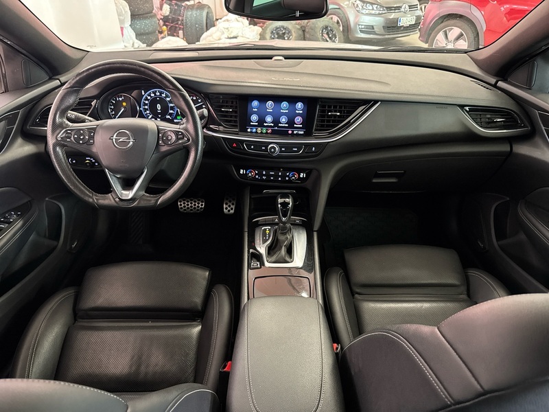 Opel Insignia vaihtoauto