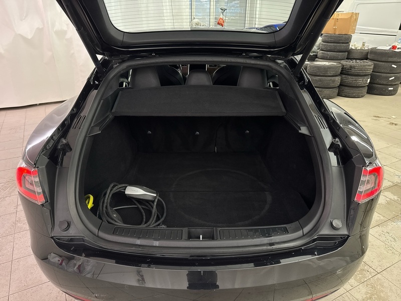 Tesla Model S vaihtoauto