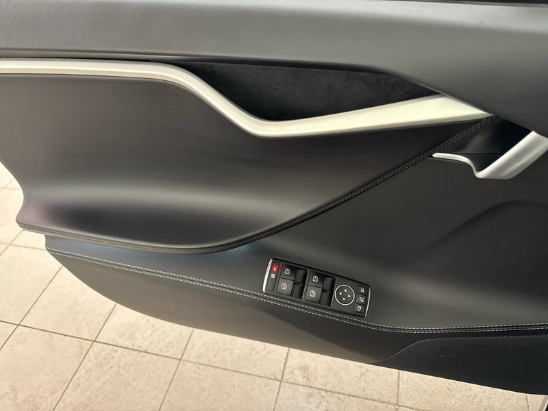 Tesla Model S vaihtoauto