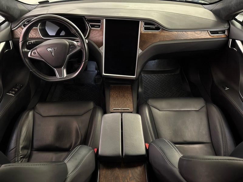 Tesla Model S vaihtoauto