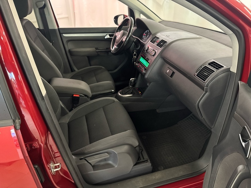 Volkswagen Touran vaihtoauto