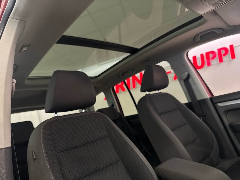 Volkswagen Touran vaihtoauto