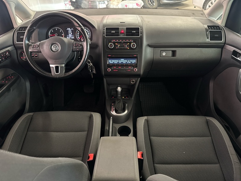 Volkswagen Touran vaihtoauto