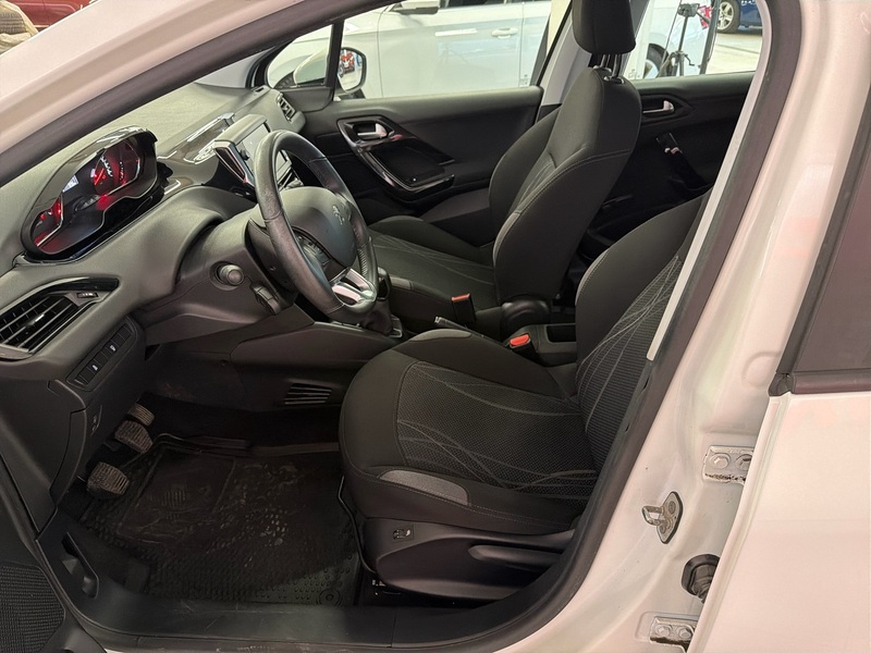 Peugeot 208 vaihtoauto