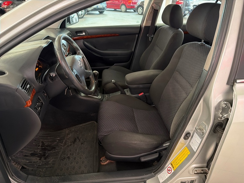 Toyota Avensis vaihtoauto