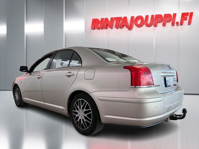 Toyota Avensis vaihtoauto