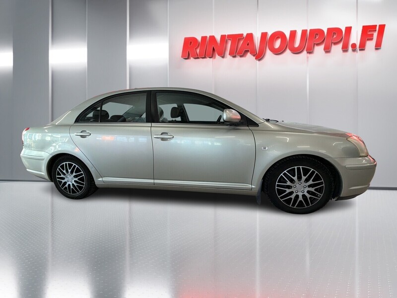 Toyota Avensis vaihtoauto