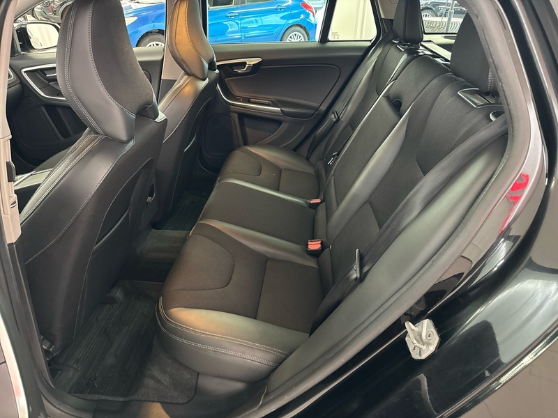 Volvo V60 Cross Country vaihtoauto