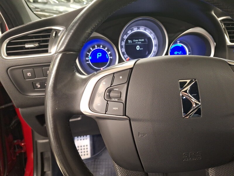 DS 4 vaihtoauto