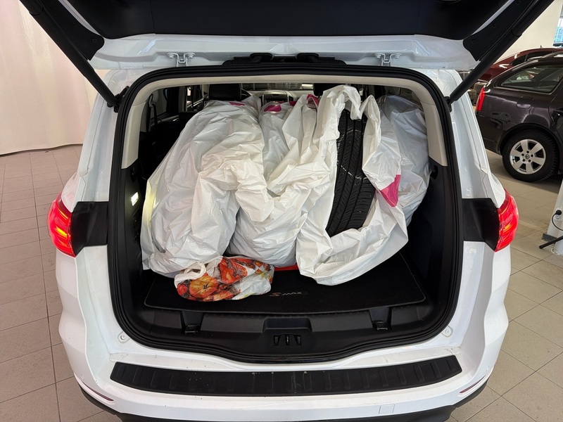 Ford S-MAX vaihtoauto