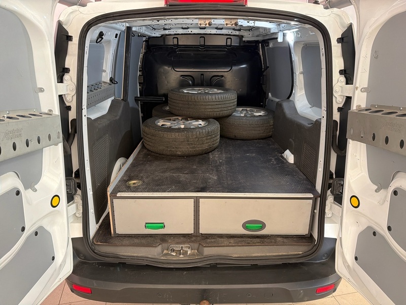 Ford Transit Connect vaihtoauto