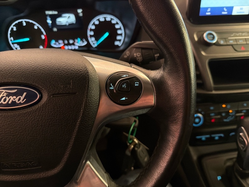 Ford Transit Connect vaihtoauto