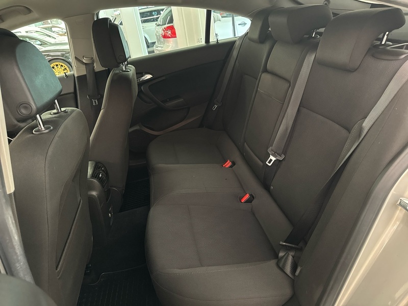 Opel Insignia vaihtoauto